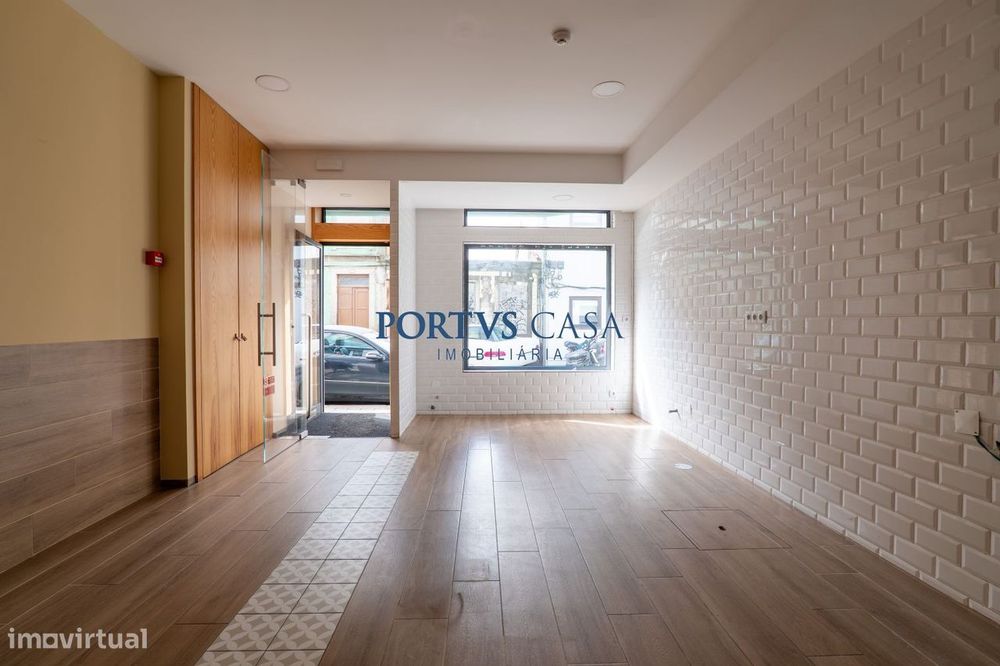 Espaço comercial com exaustão || Constituição