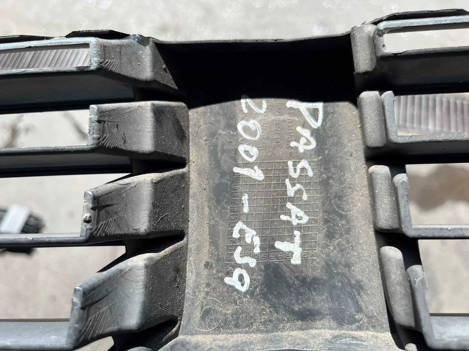 Vw Passat B5 - Friso Grelha Para Choques Frente - G217