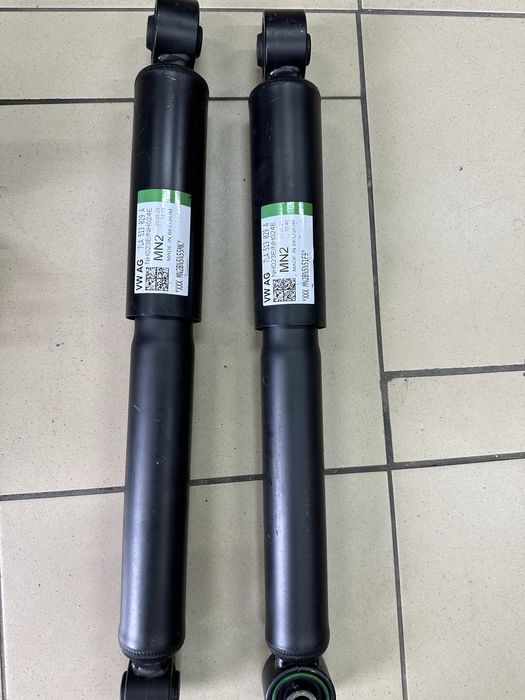 Стойки амортизатори vw t5 т5 t6 т6 caravelle multivan