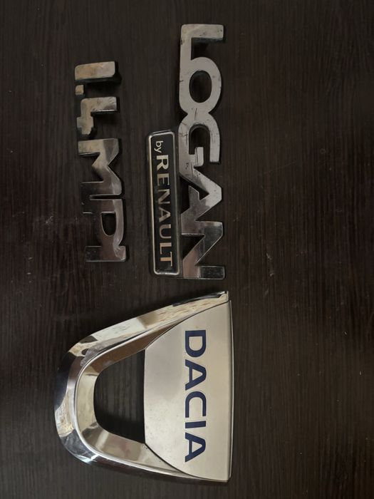 Емблема Dacia Logan 2009, 1,4 MPI, logan by renault (бв)