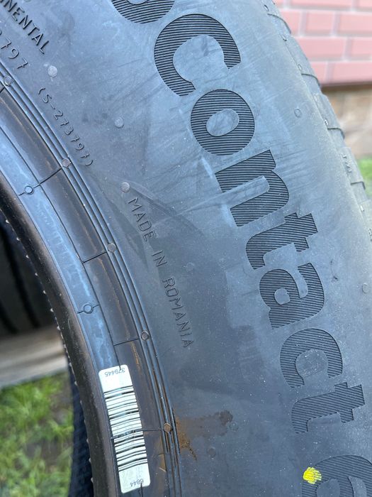 Шини. . 215/65/17