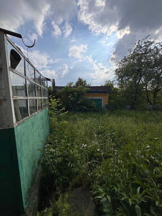 Продається старенький добротний будиночок у селі Горішні Шерівці