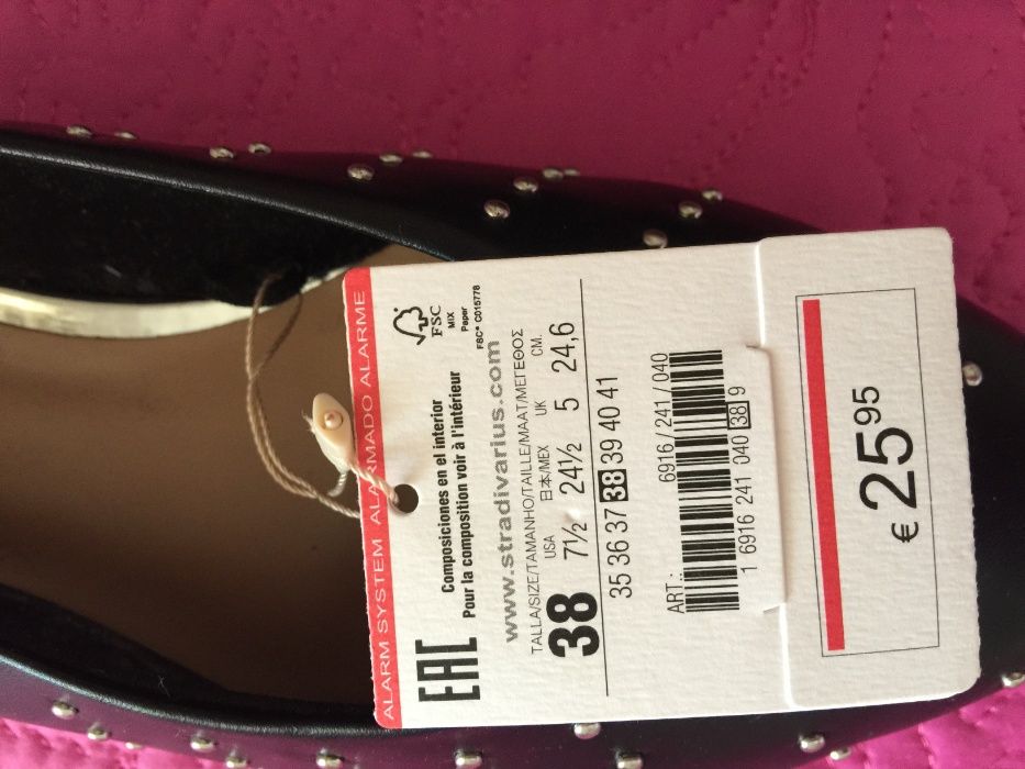 Sapatos pele com tachas