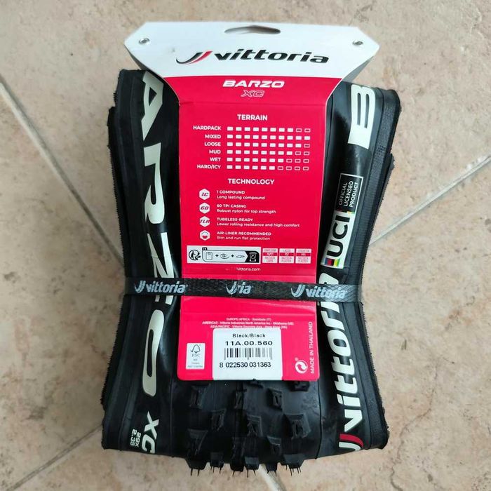 Pneu Vittoria Barzo 29x2.35" TLR 1C UCI-Edition MTB Dobrável