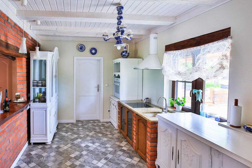 Dom z jeziorem , posiadłość 10 Ha cała do dyspozycji , 10 -14 osób