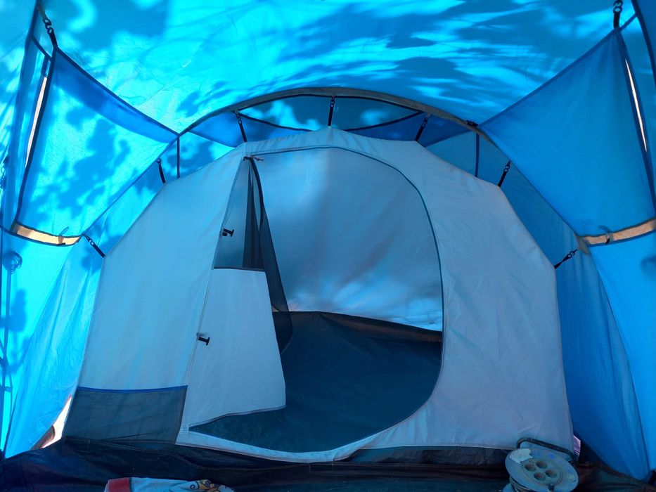 vendo tenda da quechua  T3 . usada 3 vezes  150 €