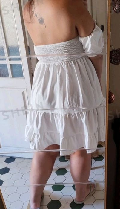 Vestido branco sem ombros
