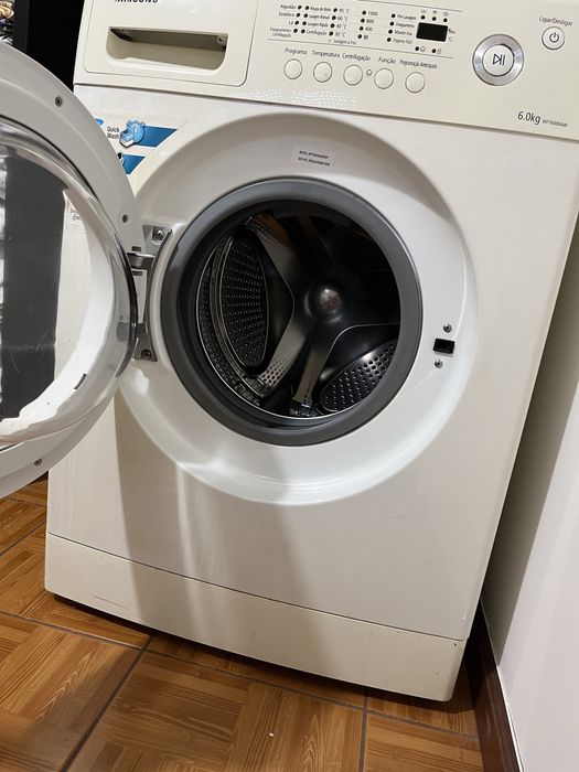 Máquina de lavar roupa Samsung