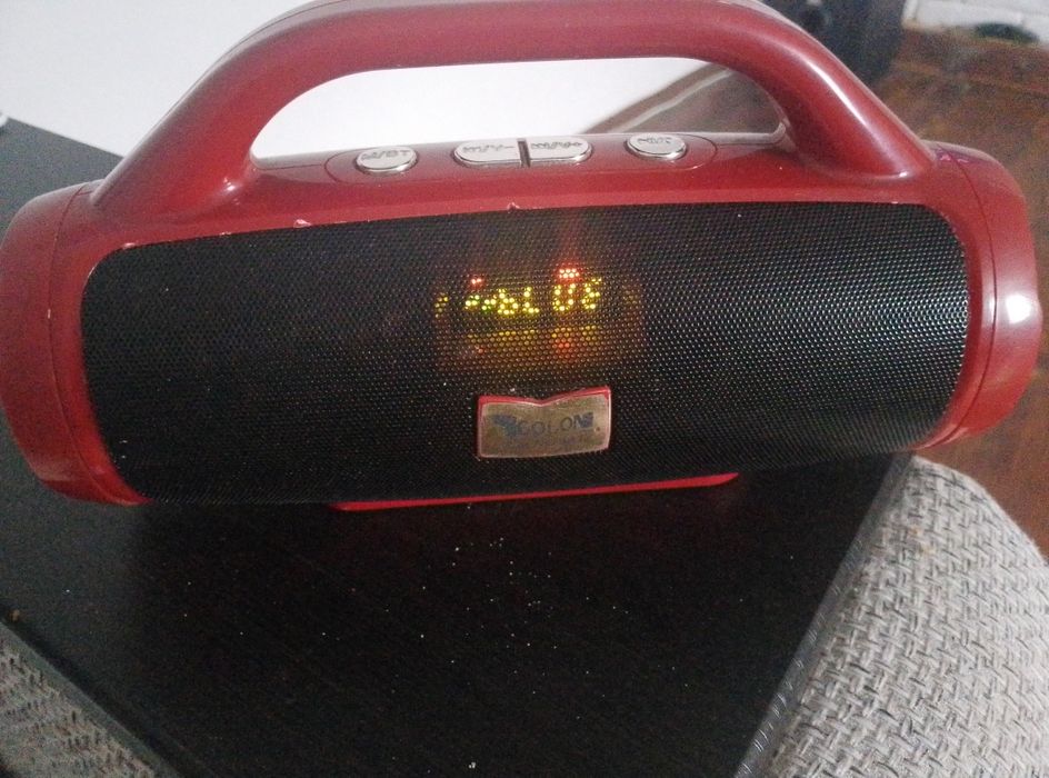 Продам блютуз колонку.