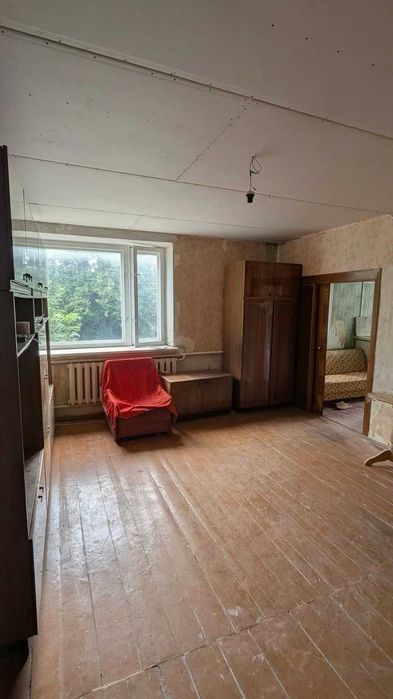 Продам 2к квартиру з окремим входом