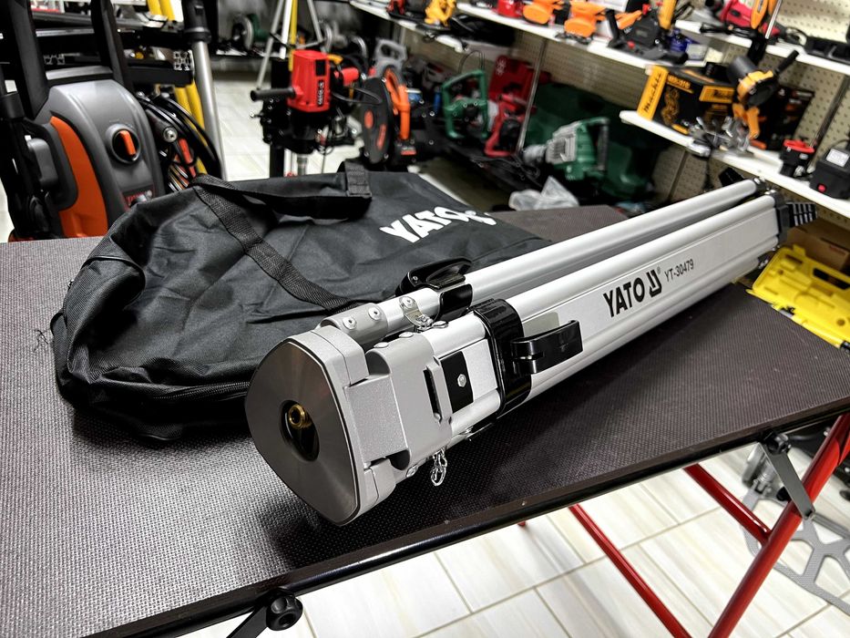 Якісний Штатив для нівеліра YATO 1.5 м Верхній зажим + сумка