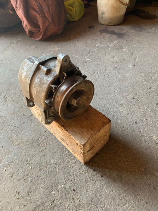 Продаётся генератор на ЗИЛ-130