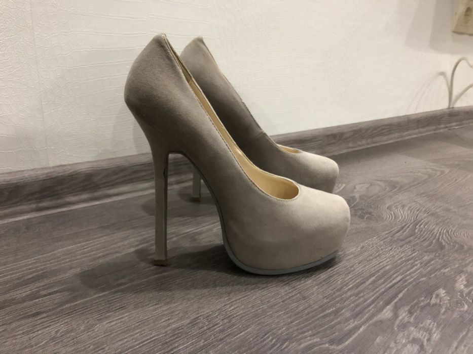 Замшевые туфли новые