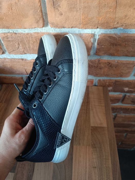 Trampki Guess roz 38