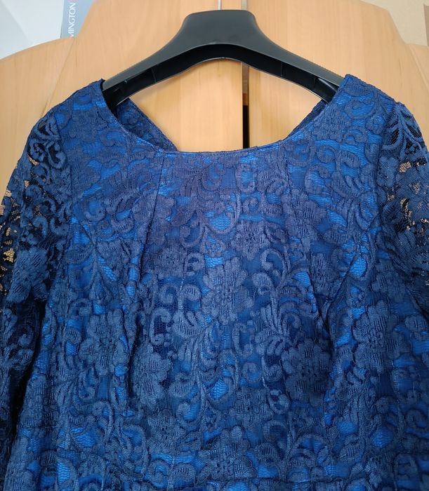 Sukienka koronkowa  48