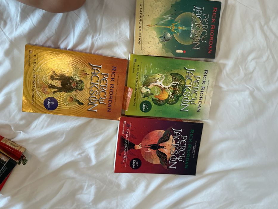 Coleção 7 livros- “Percy Jackson”- Rick Riordan- português brasileiro.