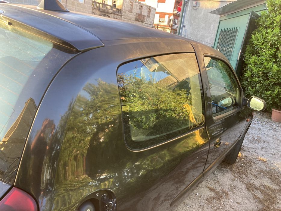 Renault clio 1.5  DCI  3 portas 5 lugares