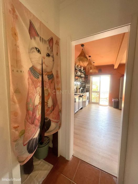 Arrendamento de apartamento T2, mobilado, na Charneca da Caparica.