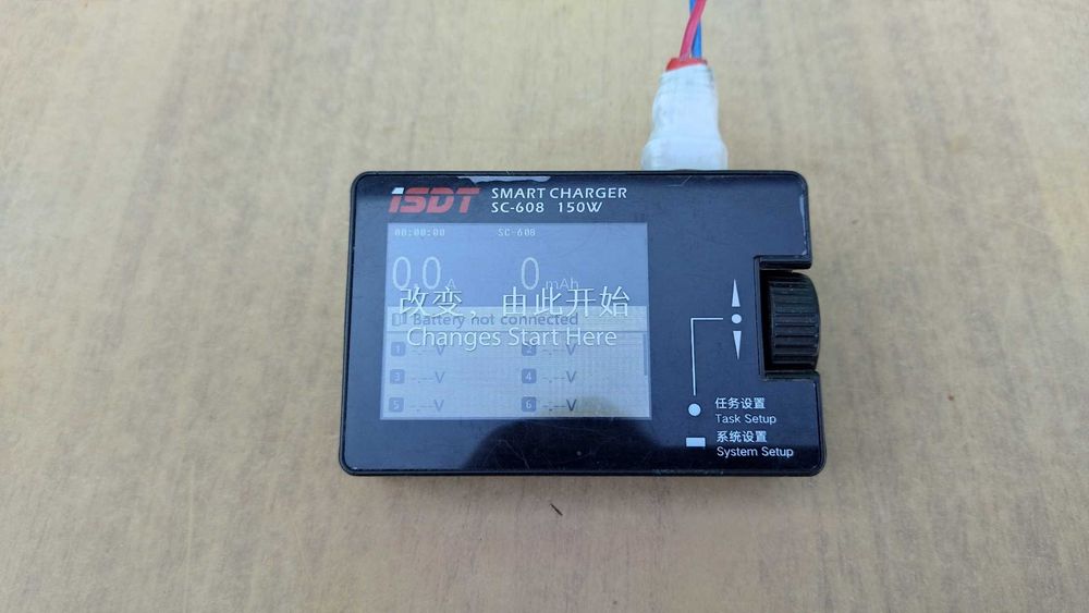 Универсальное знарядное устройство iSDT SC-608 150W 8A