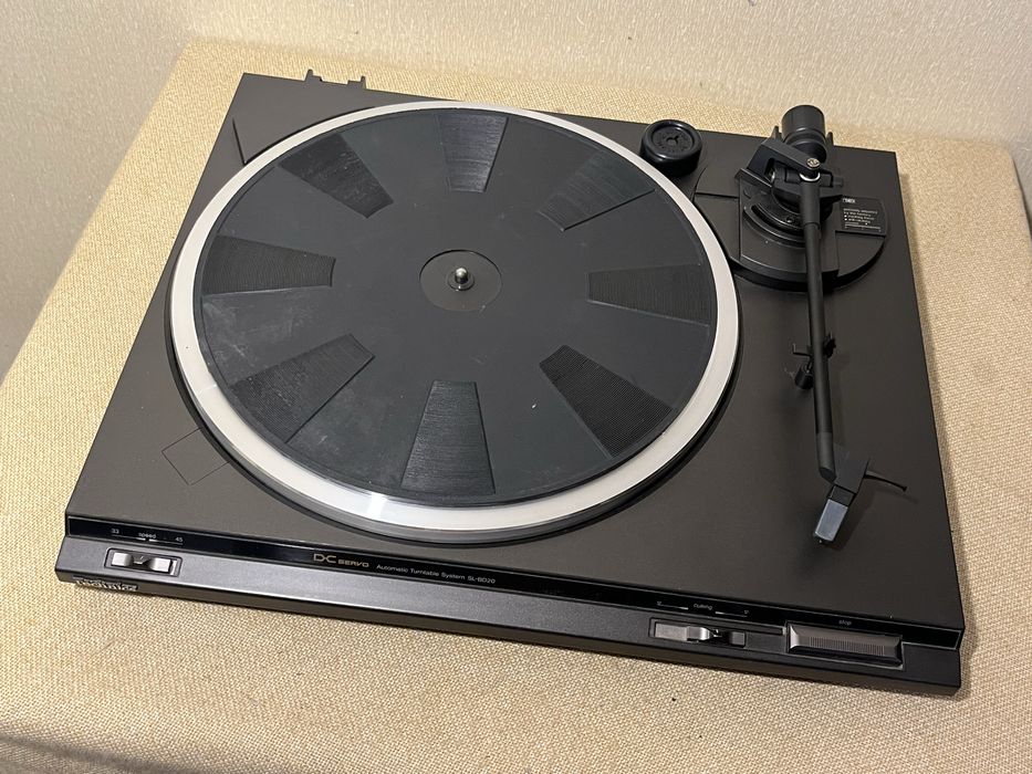 Качественный HI-FI проигрыватель винила TECHNICS SL-BD20 (BELT DRIVE)