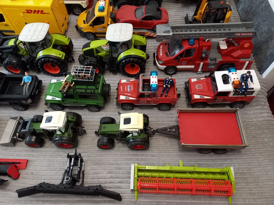 Великі машинки Bruder