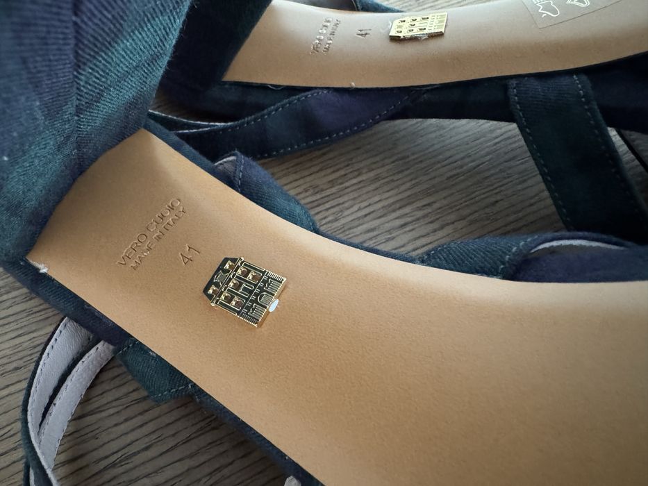 Buty, sandały na wysokim obcasie, słupku, platformy