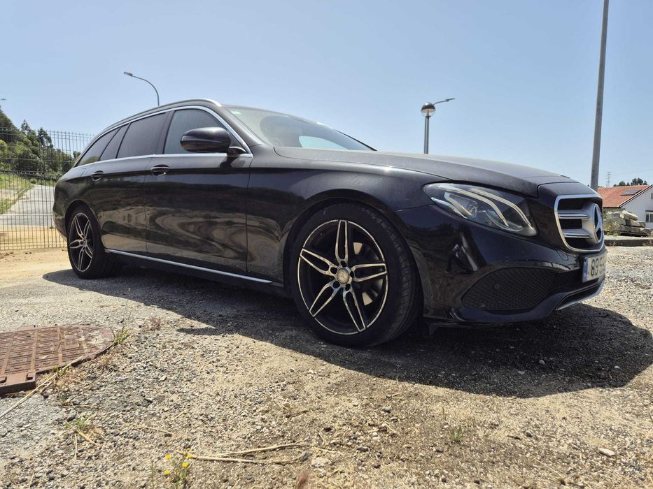 Carrinha Mercedes E220D foto 3