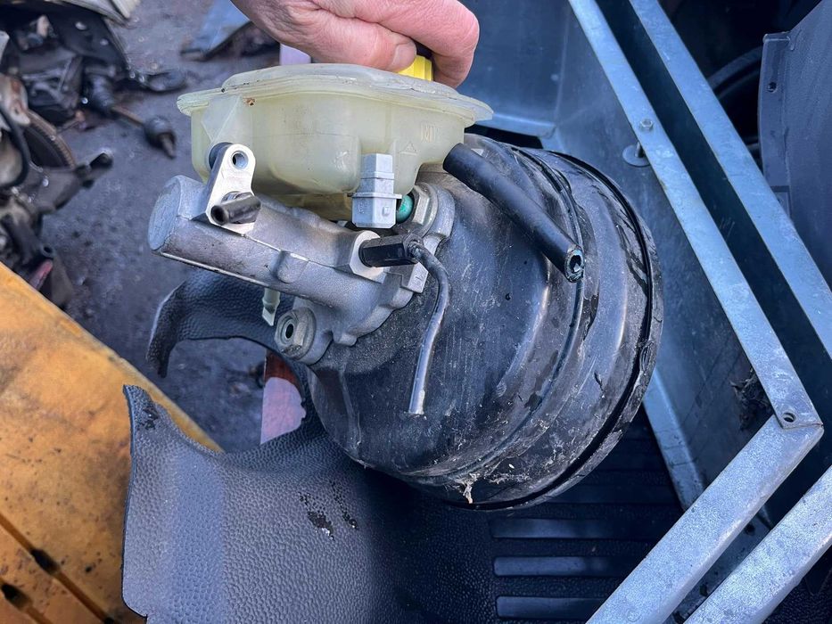 Serwo hamulcowe z pompą Volkswagen Passat  B5 FL 1.9 TDI