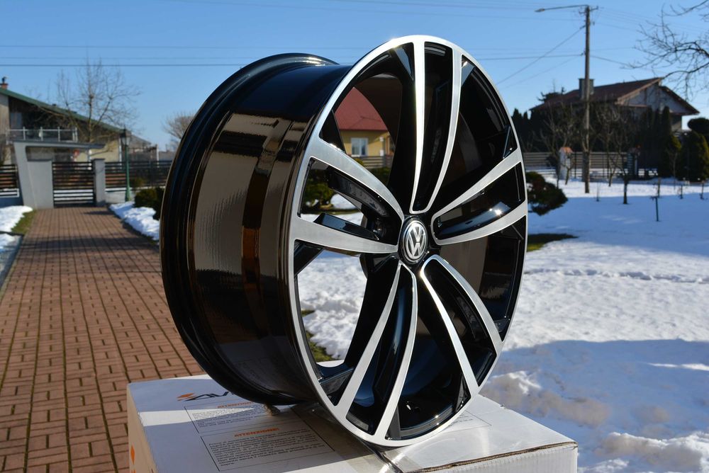 Felgi 19" 8J ET45 Volkswagen Golf Passat CC T-Rock ID Nowe #512