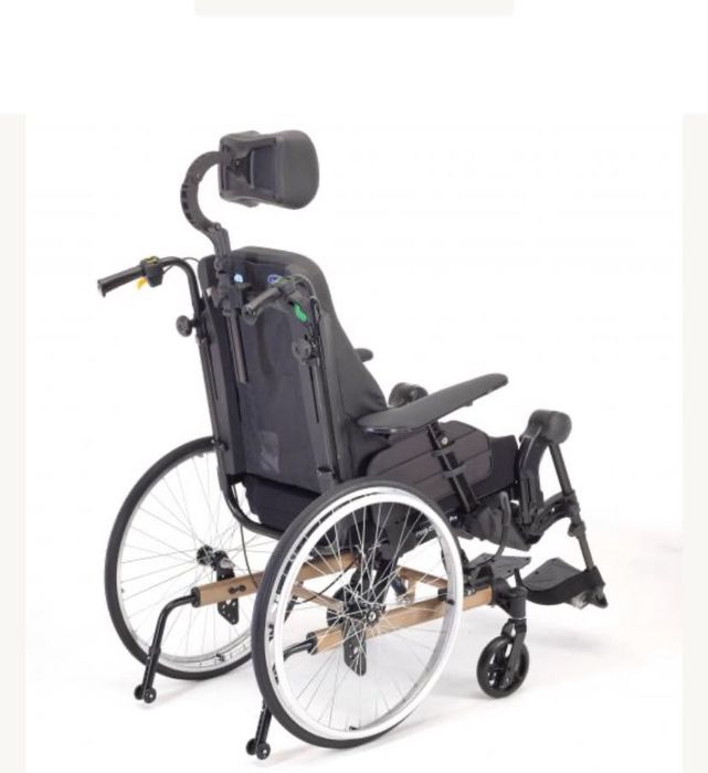 Cadeira de Rodas Manual de Conforto Rea Clematis Pro