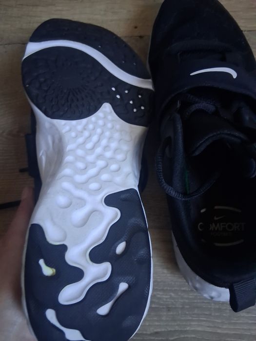 Damskie buty sportowe