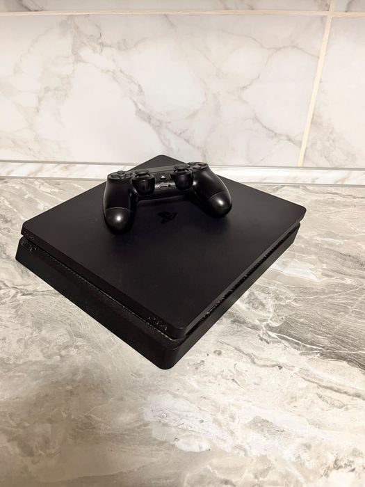 Playstation 4 Slim 1 TB + 7 игр