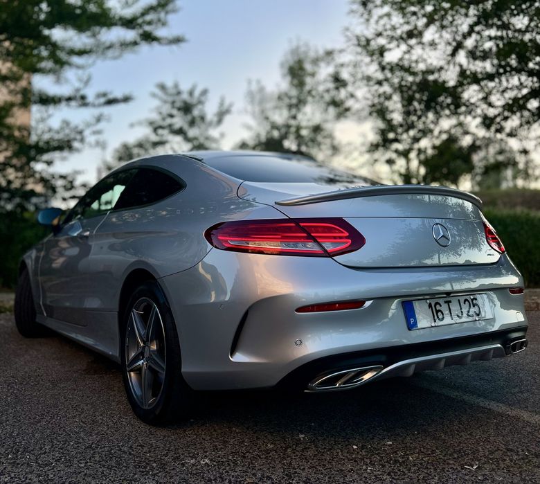 Mercedes-Benz C250d Coupé 9G Tronic AMG Line (2017) — Excelente Estado
