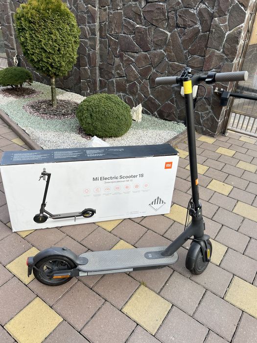 Mi Electric Scooter 1S