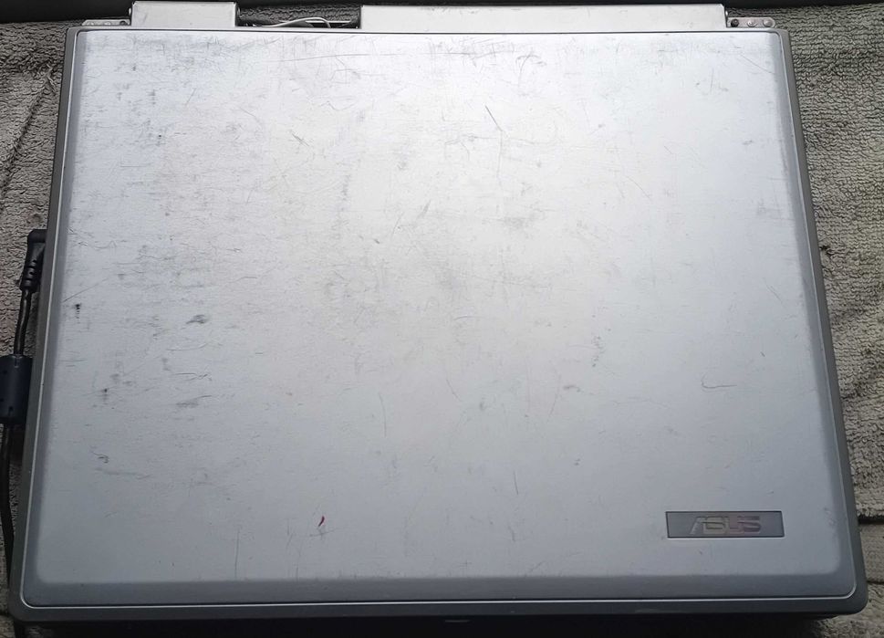 (19) coś dla konesera  -laptop Asus A2500H - P4 2800
