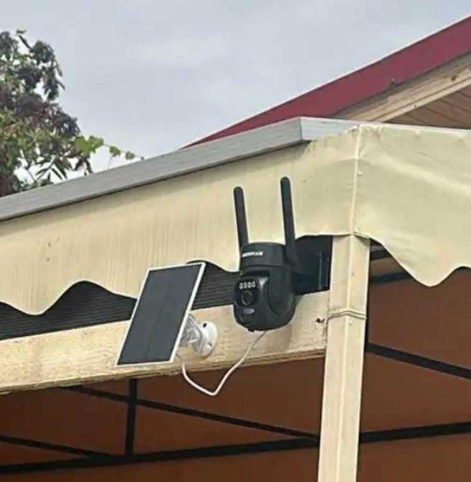 Câmera giratória Wi-Fi + Painel solar