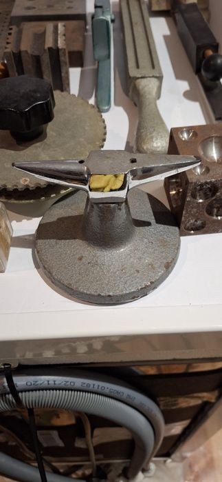 Fieiras, cadinho para fundir , tenaz, suporte