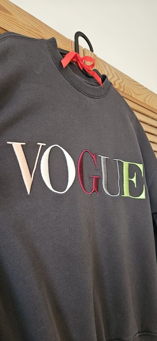 Ciemnoszara bluza kolorowy haft napis VOGUE Collection wyprzedana bawełna, XS, nowa, OKAZJA!
