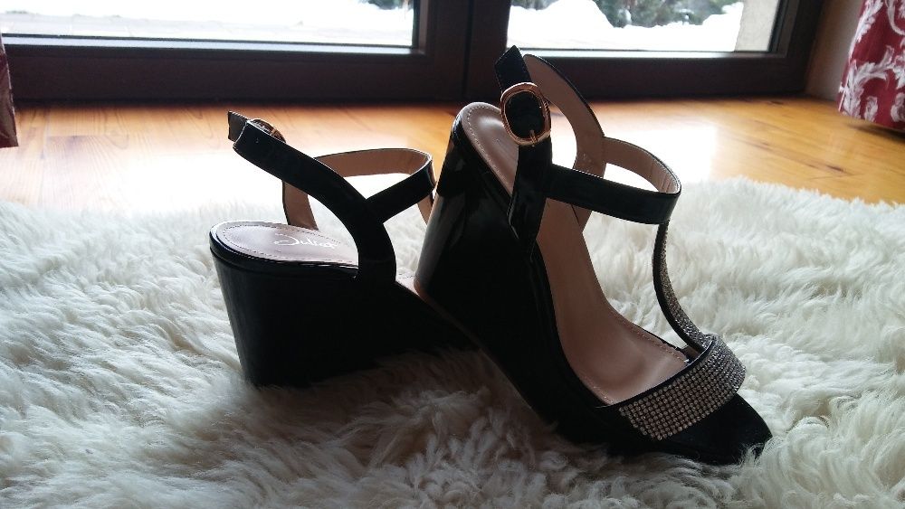 buty, pantofle, szpilki, koturny, wiosna, lato, studniówka jak venezia