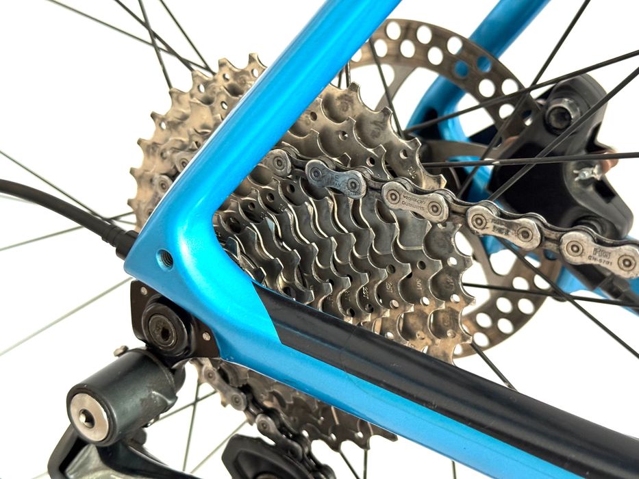 Rower szosowy karbonowy GIANT DEFY ADVANCED szosa carbon hydro disc