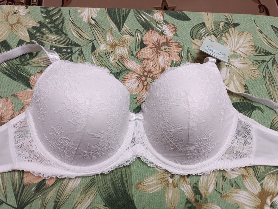 Бюстгальтер 90 С/Д білосніжний