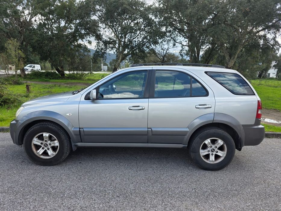 Kia Sorento 2002 | 4x4 2.5 Turbo Diesel
​Descrição