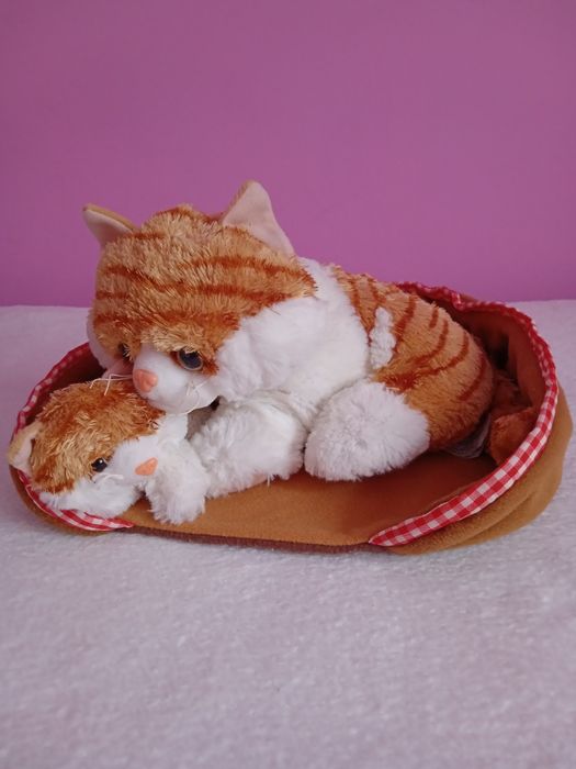 Interaktywny kotek- zabawka