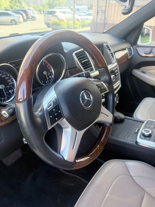 Mercedes-Benz ML350 AMG