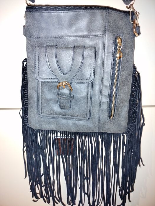 Listonoszka,,Boho" typu (crossbody) z frędzlami