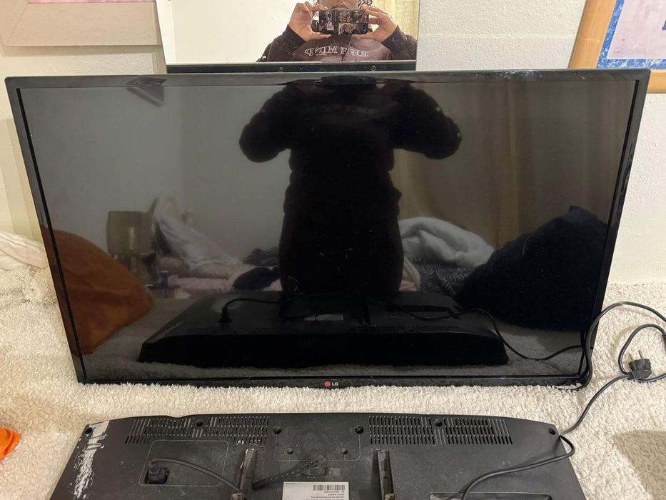 TV LG (Boa para quarto ou sala)