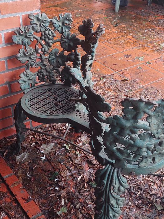 Banco de jardim em ferro - Namoradeira