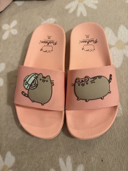 Klapki Pusheen z Sinsay