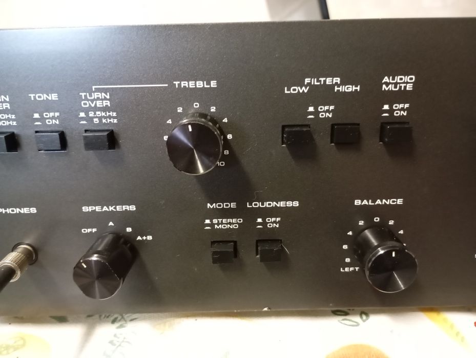 AKAI AM 2400 Black Amplificador