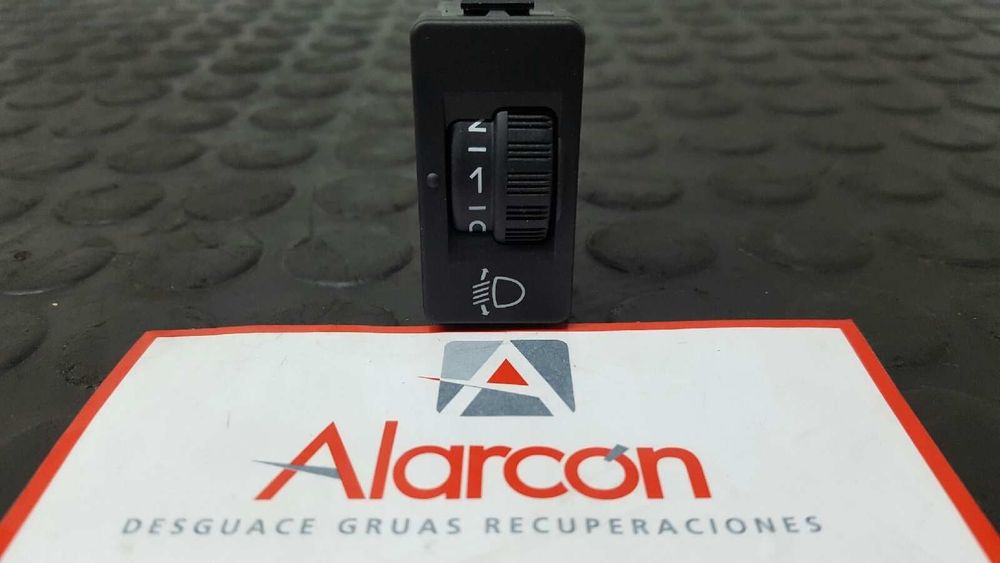CONTROLE DE AJUSTE DE LUZES PEUGEOT 208 ALLURE
